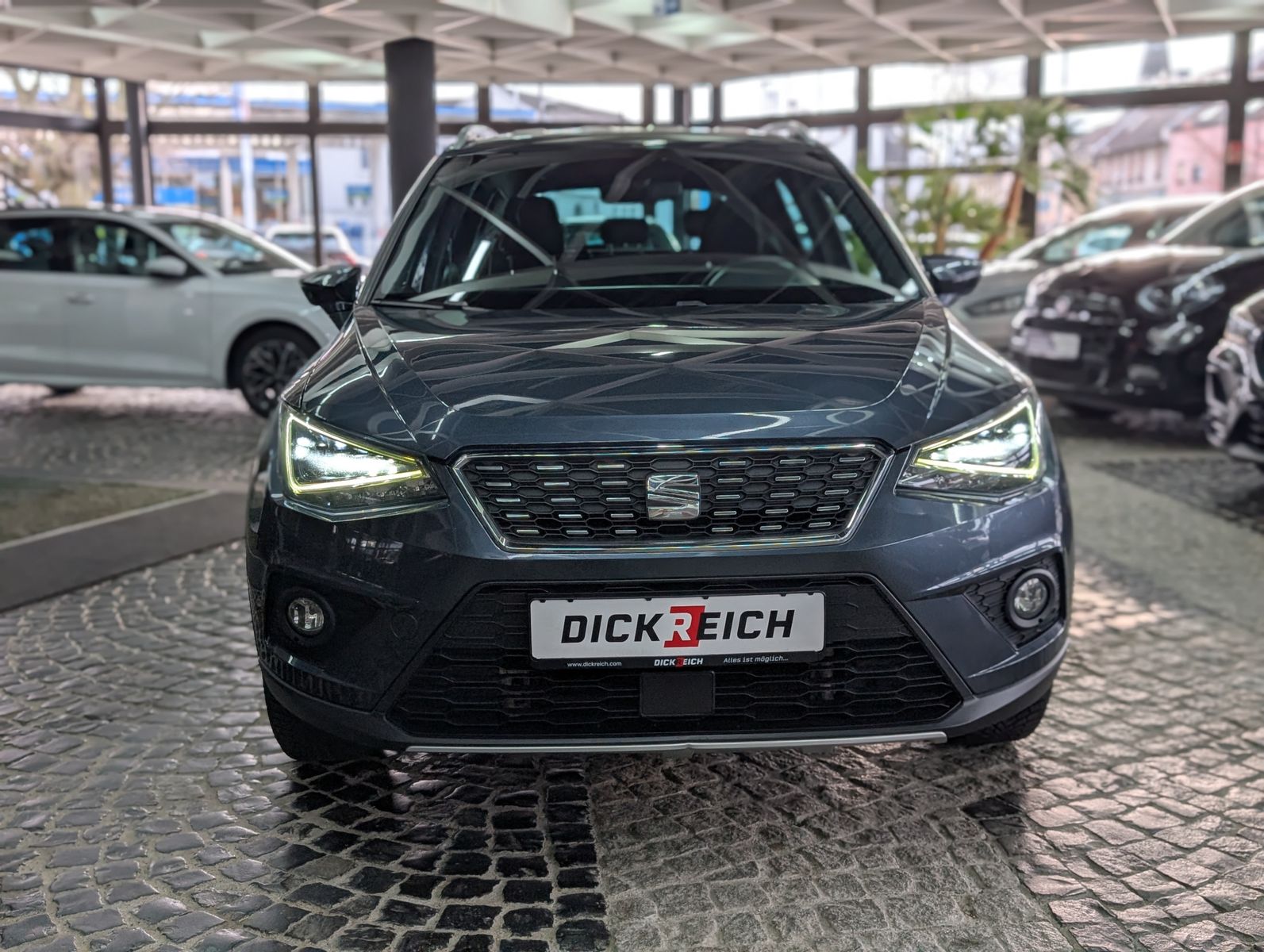Fahrzeugabbildung SEAT Arona Xcellence FULL-LINK LED KESSY SHZ TEMP ALU
