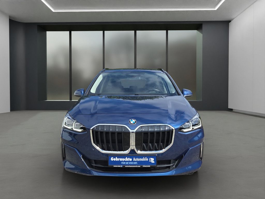 BMW 220i Active Tourer LED NAVI KAMERA KEYLESS 17 foto 3
