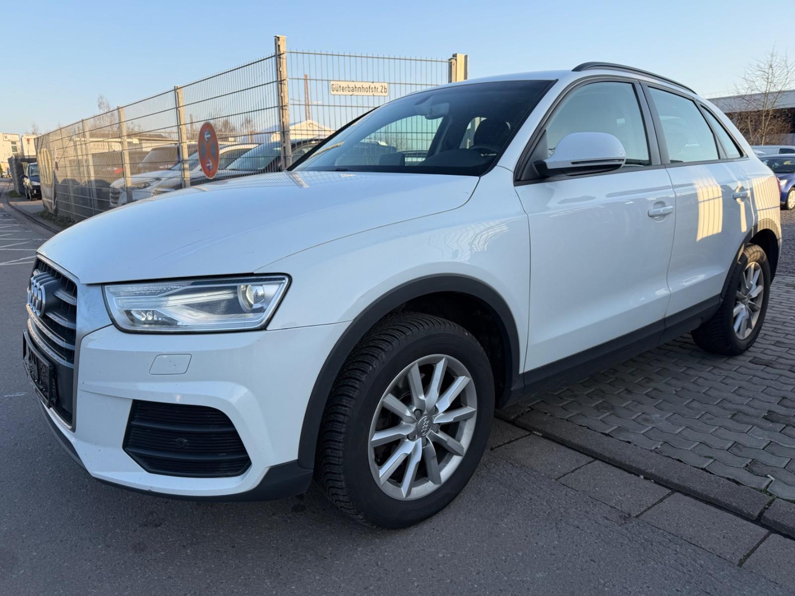 Audi Q3 basis Sport 2,0 TDI Navi Xenon RückfahrK.