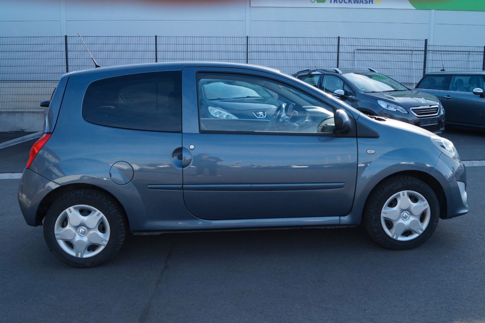 Fahrzeugabbildung Renault Twingo Rip Curl *TÜV, Inspektion + Garantie