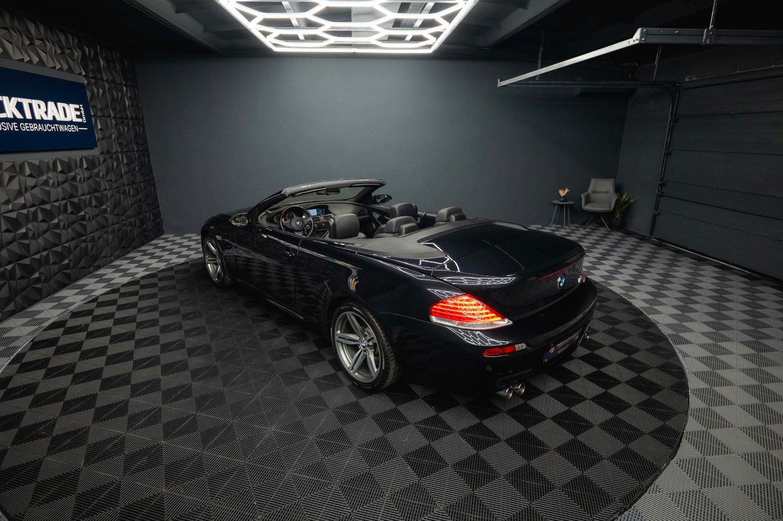 Fahrzeugabbildung BMW M6 Cabrio 5.0 V10 SMG Carbon *Head Up*Bi-Xenon*