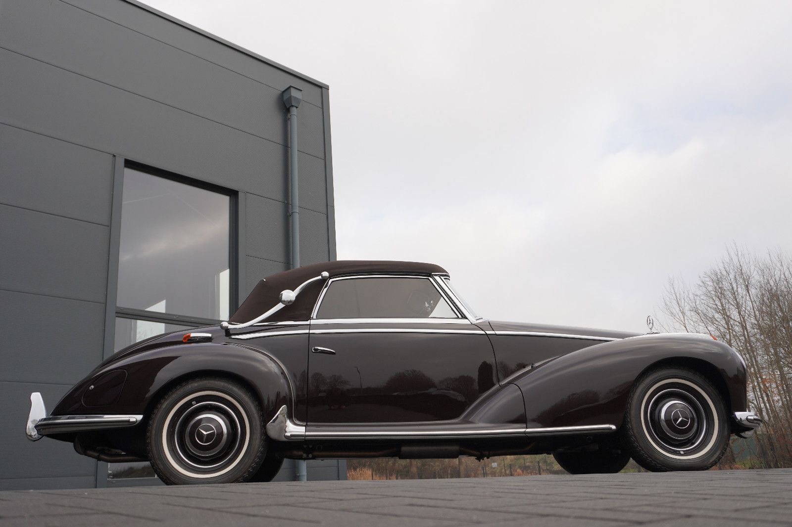 Fahrzeugabbildung Mercedes-Benz 300 S Cabriolet W 188