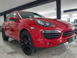 Porsche Cayenne S Diesel Navi StandHZG AD Allrad Panoram - Porsche Cayenne: Rot