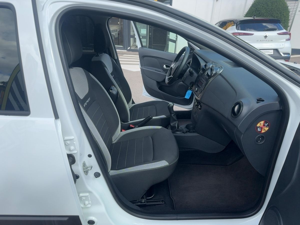 Fahrzeugabbildung Dacia Sandero Stepway Essential TCe 90