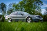 Mercedes-Benz E 240 AVANTGARDE - gut gepflegt, ohne Rost  - blaue Mercedes-Benz E 240
