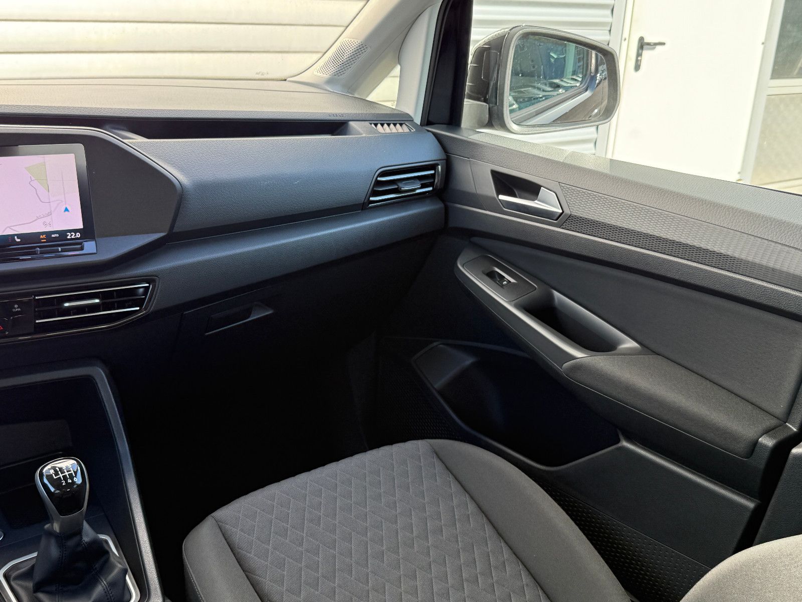 Fahrzeugabbildung Volkswagen Caddy Life ACC AHK Blis Navi LED Kamera SHZ