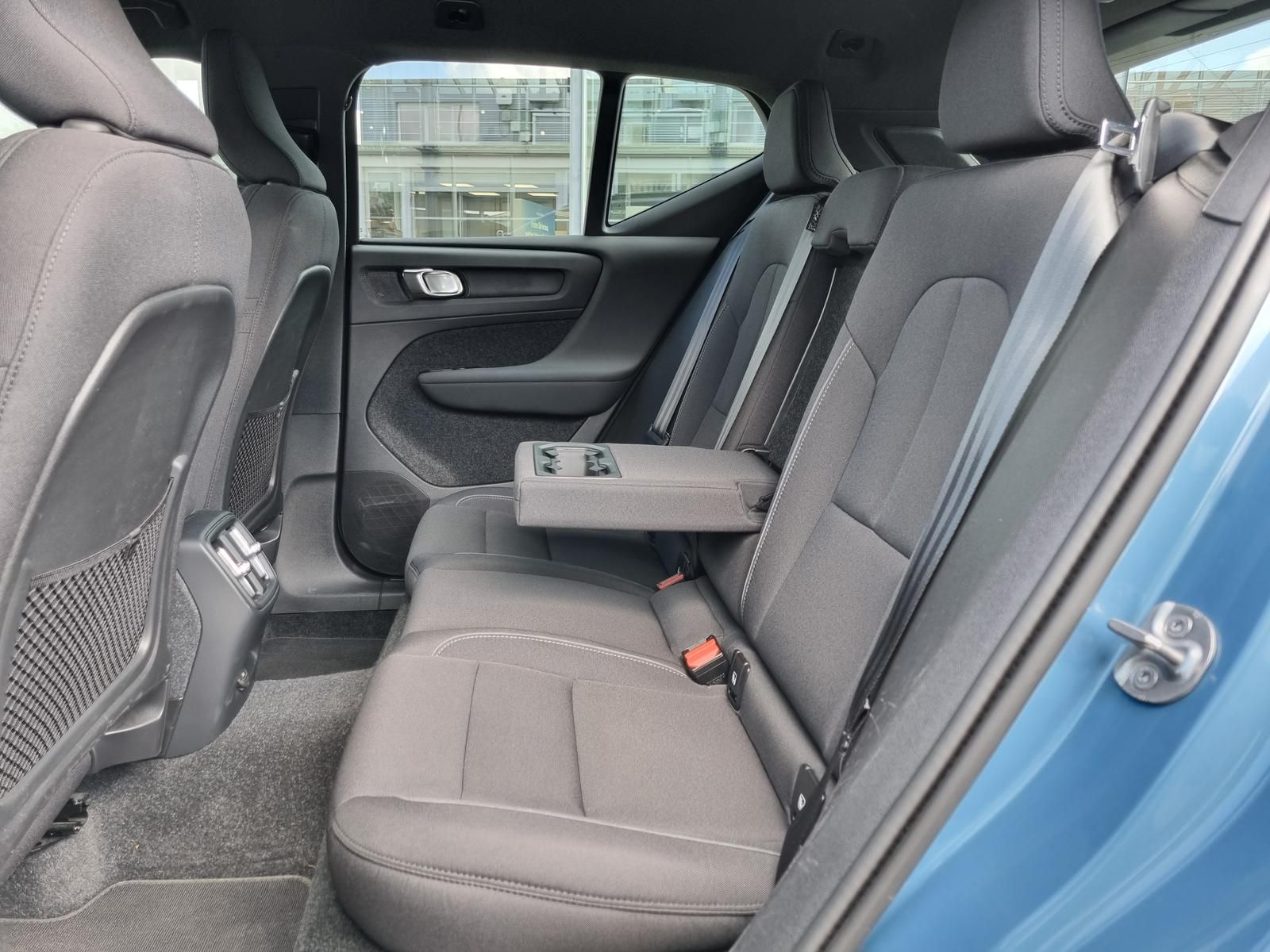 Fahrzeugabbildung Volvo XC40 Plus Recharge Pure Electric 2WD