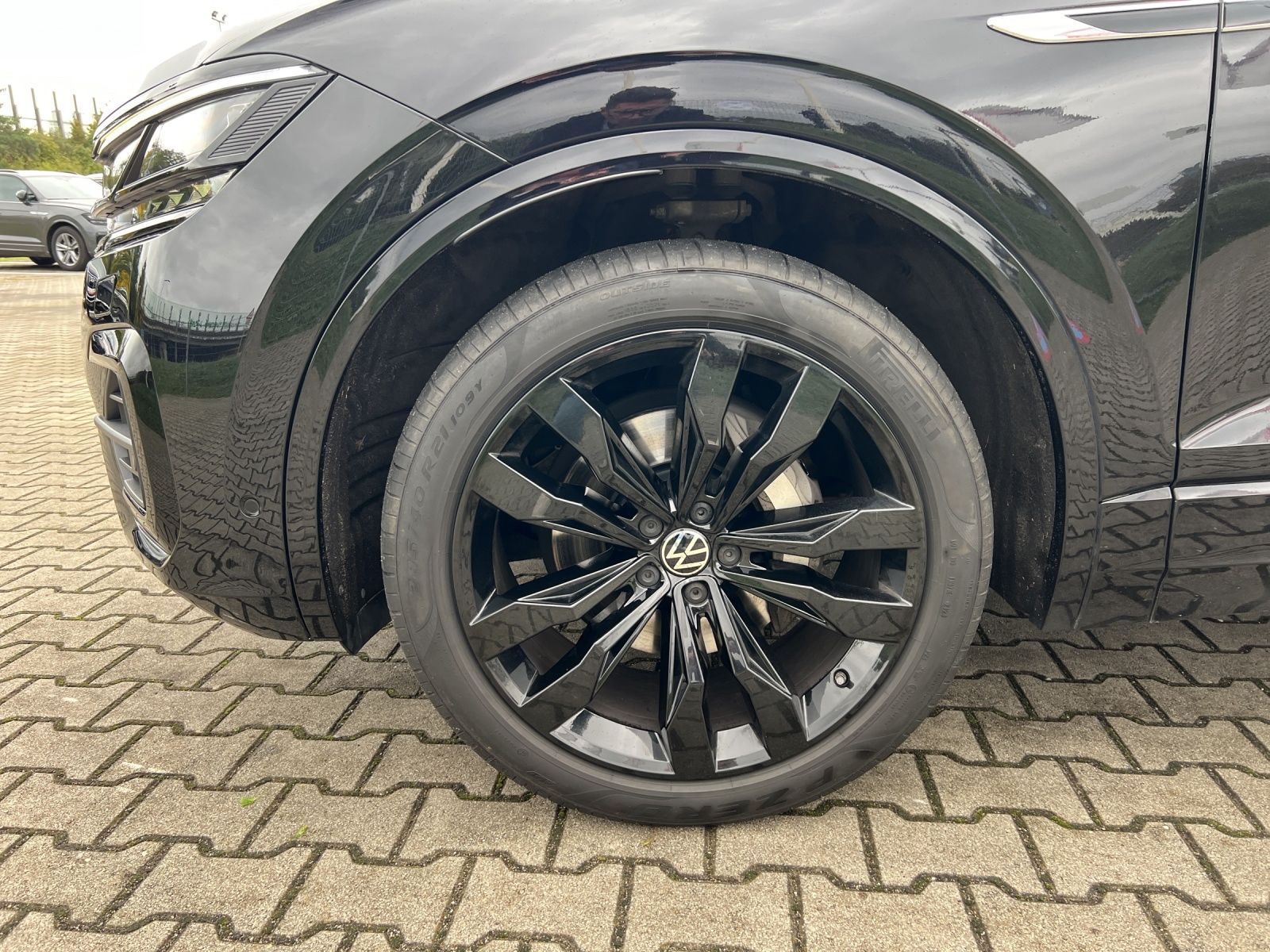 Fahrzeugabbildung Volkswagen Touareg R-Line 4M TDI IQ.Light ACC AHK LUFT STH