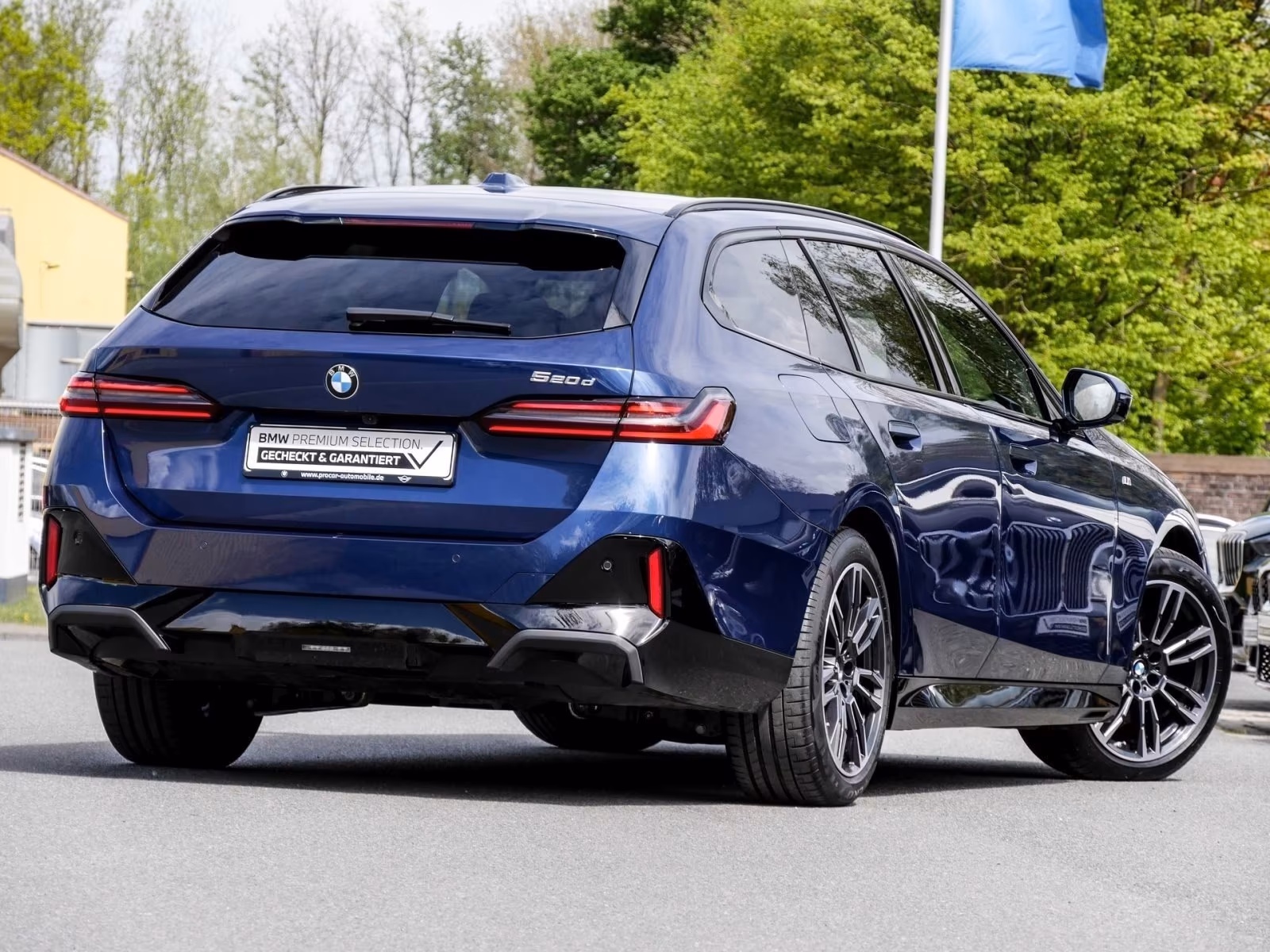 BMW 520d M SPORT PRO+B&W+AHK+DA PLUS+PA