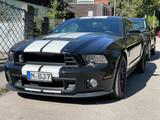 Ford Mustang Shelby  GT 500 - Ford Mustang: Schwarz, Shelby