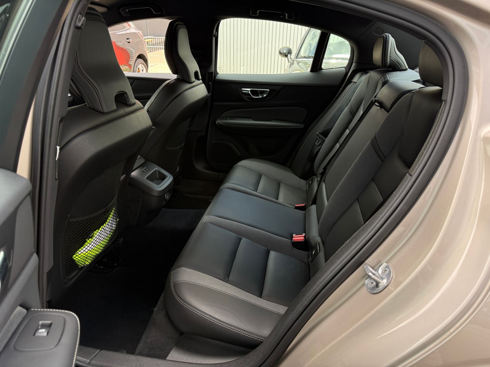 Fahrzeugabbildung Volvo S60 B5 Plus Dark AWD LED ALU