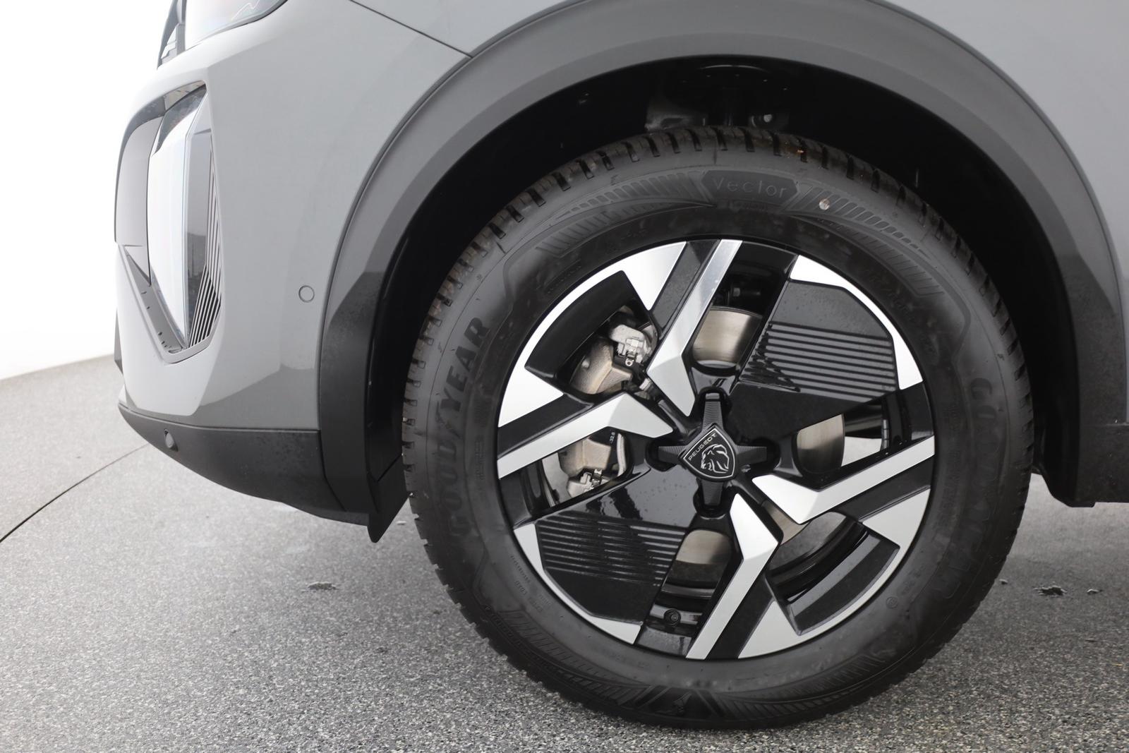 Peugeot 2008 GT 1.2 Hybrid 145 Aut. LED ACC Navi