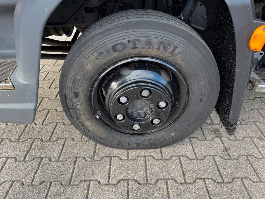 Fahrzeugabbildung DAF FA LF 180 8t / Abrollkipper, Ladekran   Containe