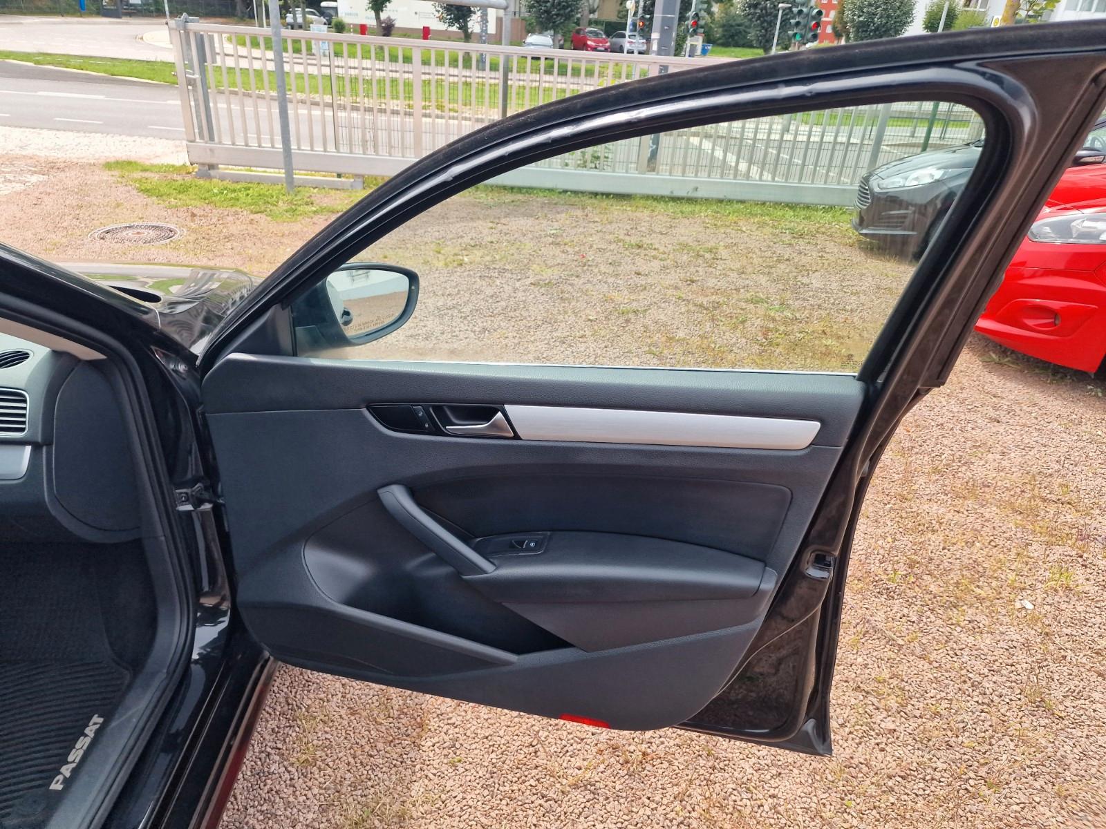Volkswagen Passat*196TKm*Automatik*Klimaauto*SHZ*AHK