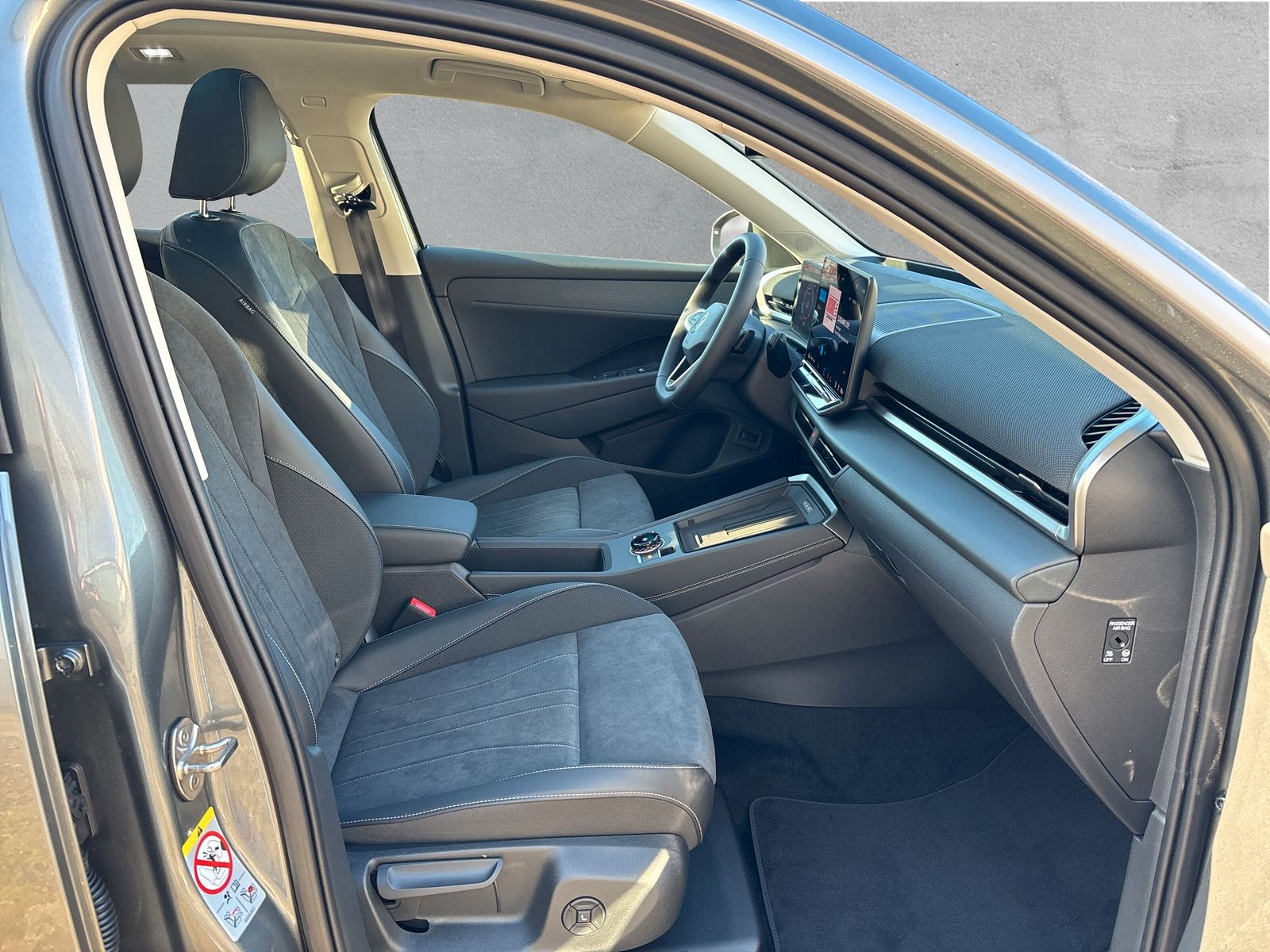 Fahrzeugabbildung Volkswagen T-Roc Style 1.5 eTSI 110kw 7-Gang DSG WR