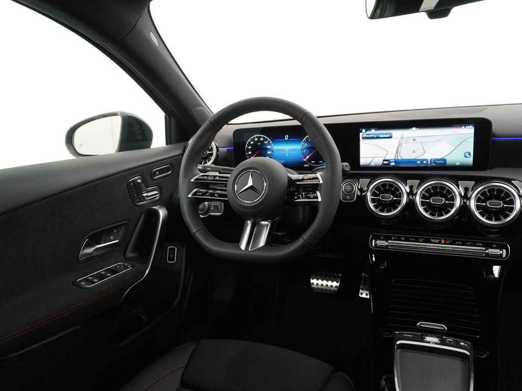 Mercedes-Benz A 180 Star Edition AMG Line | Panorama - Schiebe