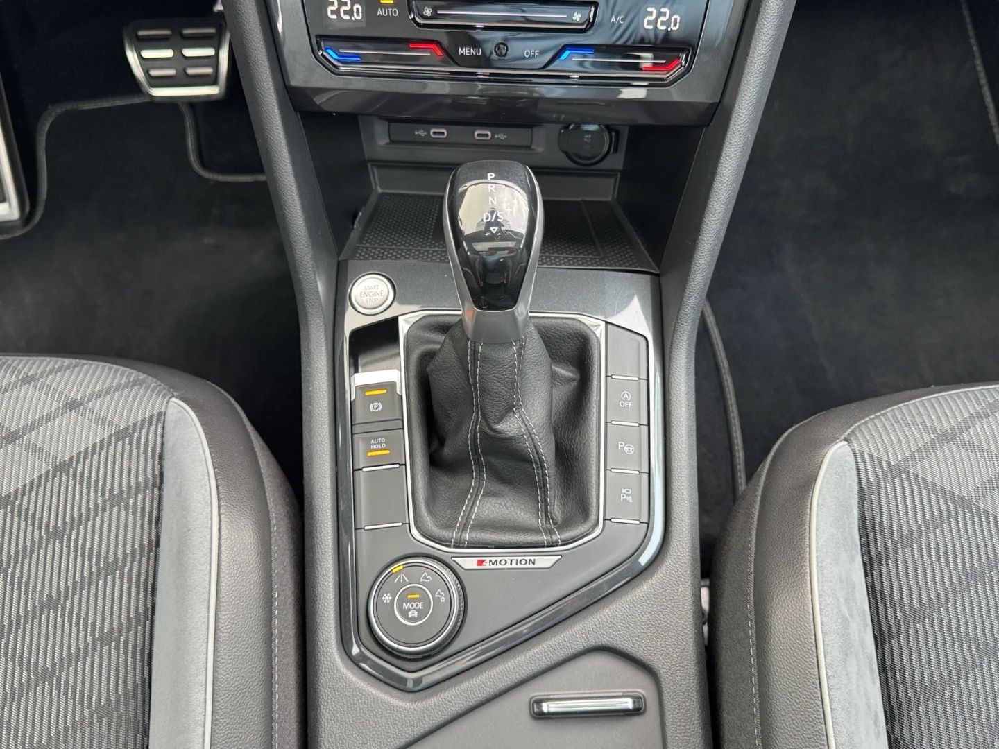 Tiguan 2.0 TDI 4MOTION R-LINE *AHK*DCC*
