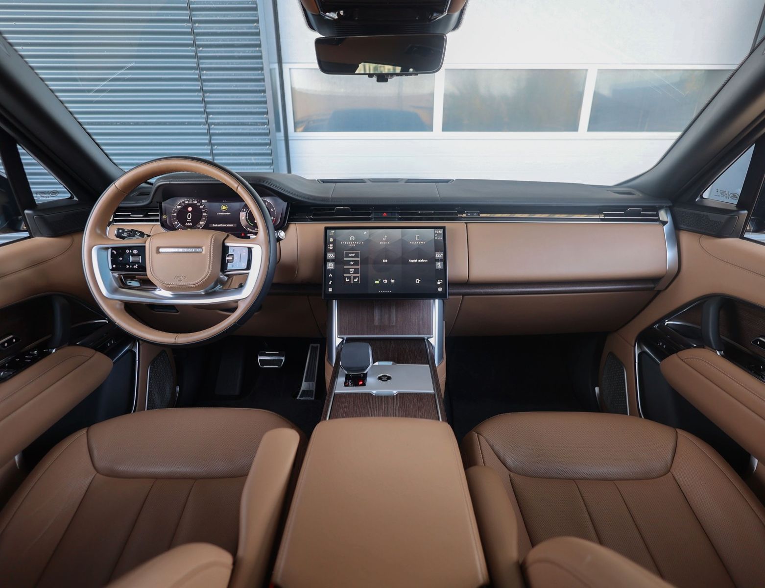 Land Rover Range Rover P550e Autobiography imagem 3