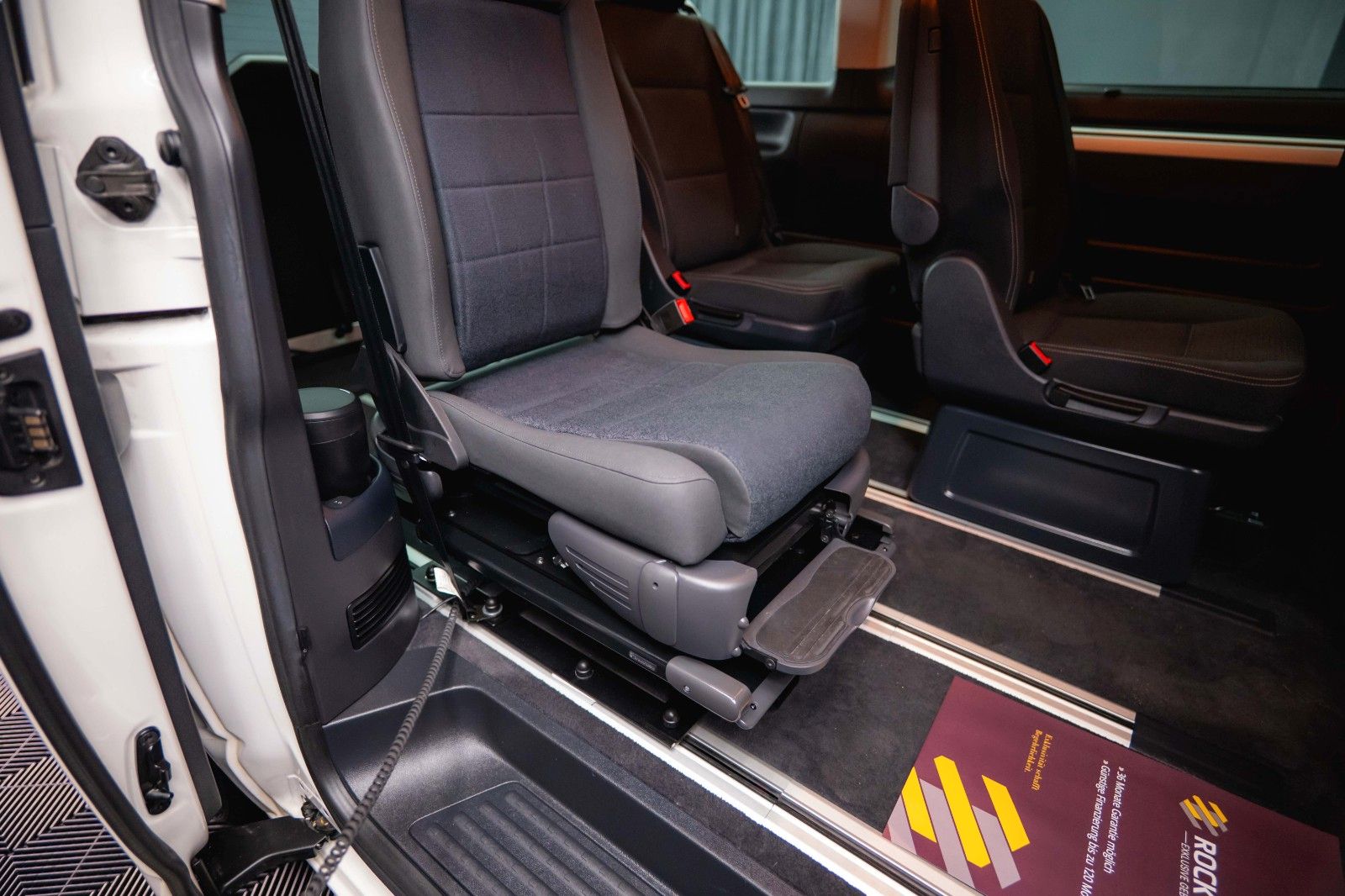 Fahrzeugabbildung Volkswagen T6 Multivan 2.0 TSI Behindertenumbau *LED*ACC*