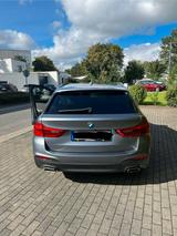 BMW 540i xDrive mit traumhafter Ausstattung  - BMW 540 in Duisburg