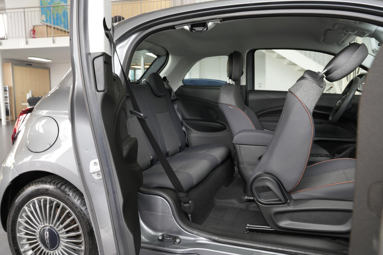Fiat 500 e 3+1 Icon *AUT*SHZ*KAMERA*CARPLAY*