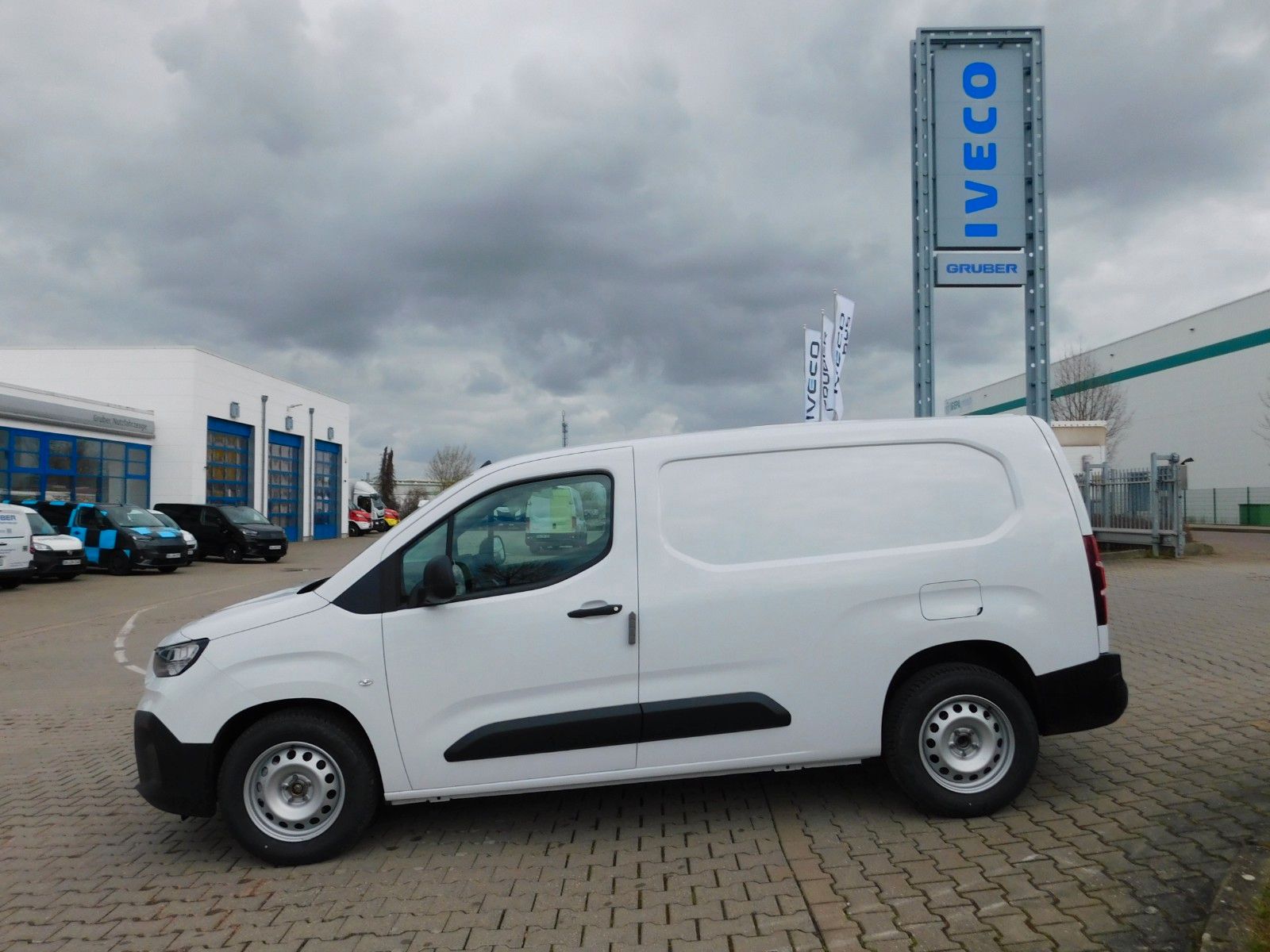 Fahrzeugabbildung Fiat Doblò Kastenwagen XL 1.5 Diesel 75 kW