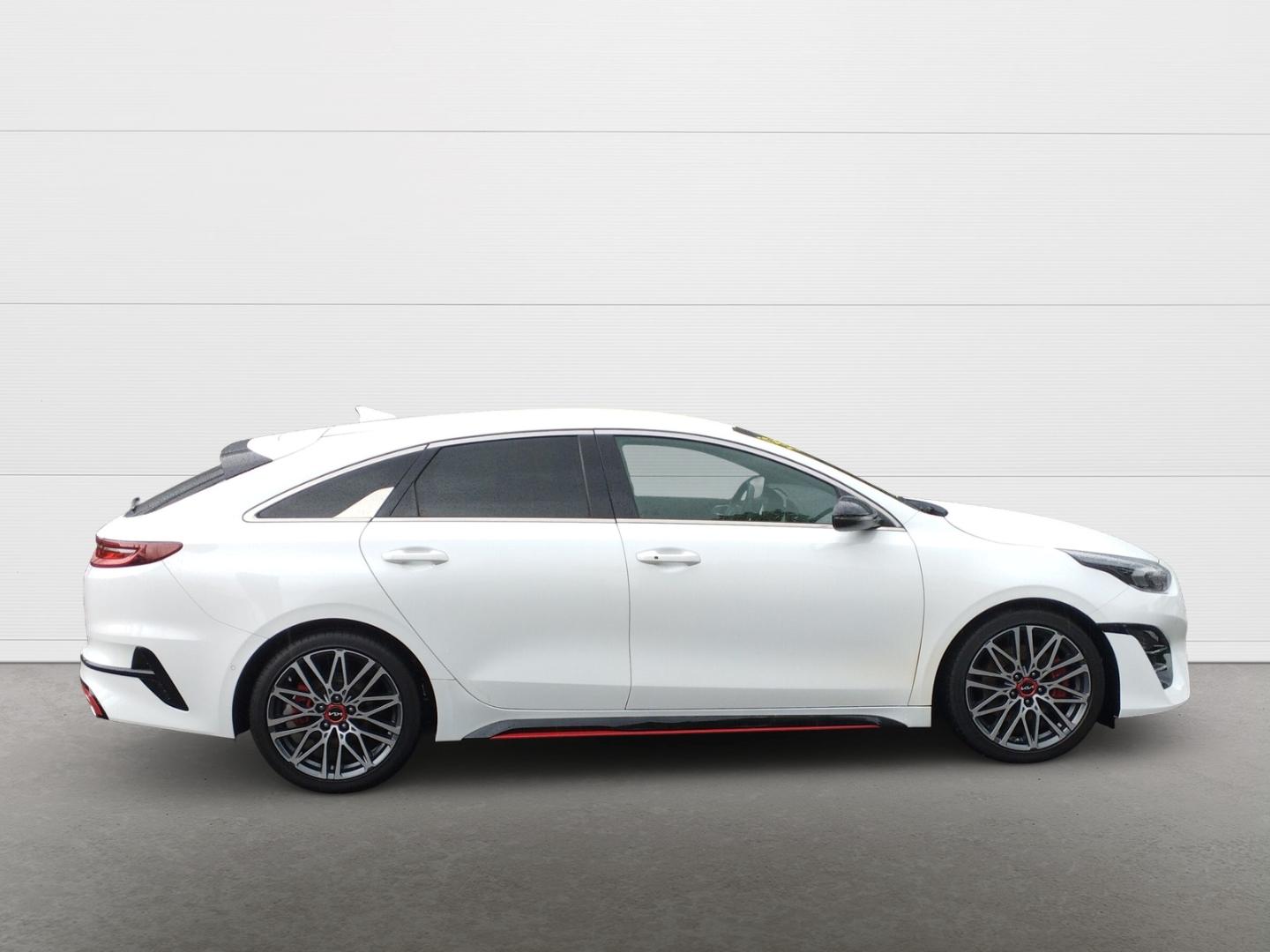Kia ProCeed GT 1,6T KOMFORT-PAKET+Navi+Leder+JBL+Dig