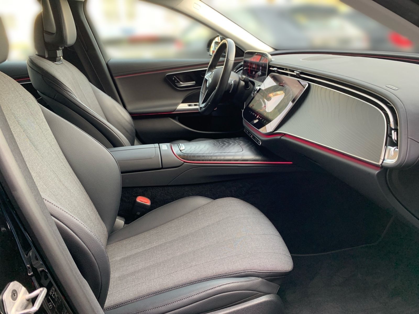 Fahrzeugabbildung Mercedes-Benz E 200 Avantgarde Advanced