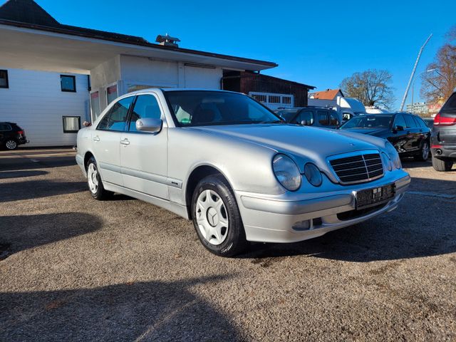 Mercedes-Benz E 200 CDI CLASSIC Ahk Dpf  Kindersitze Zuheizer