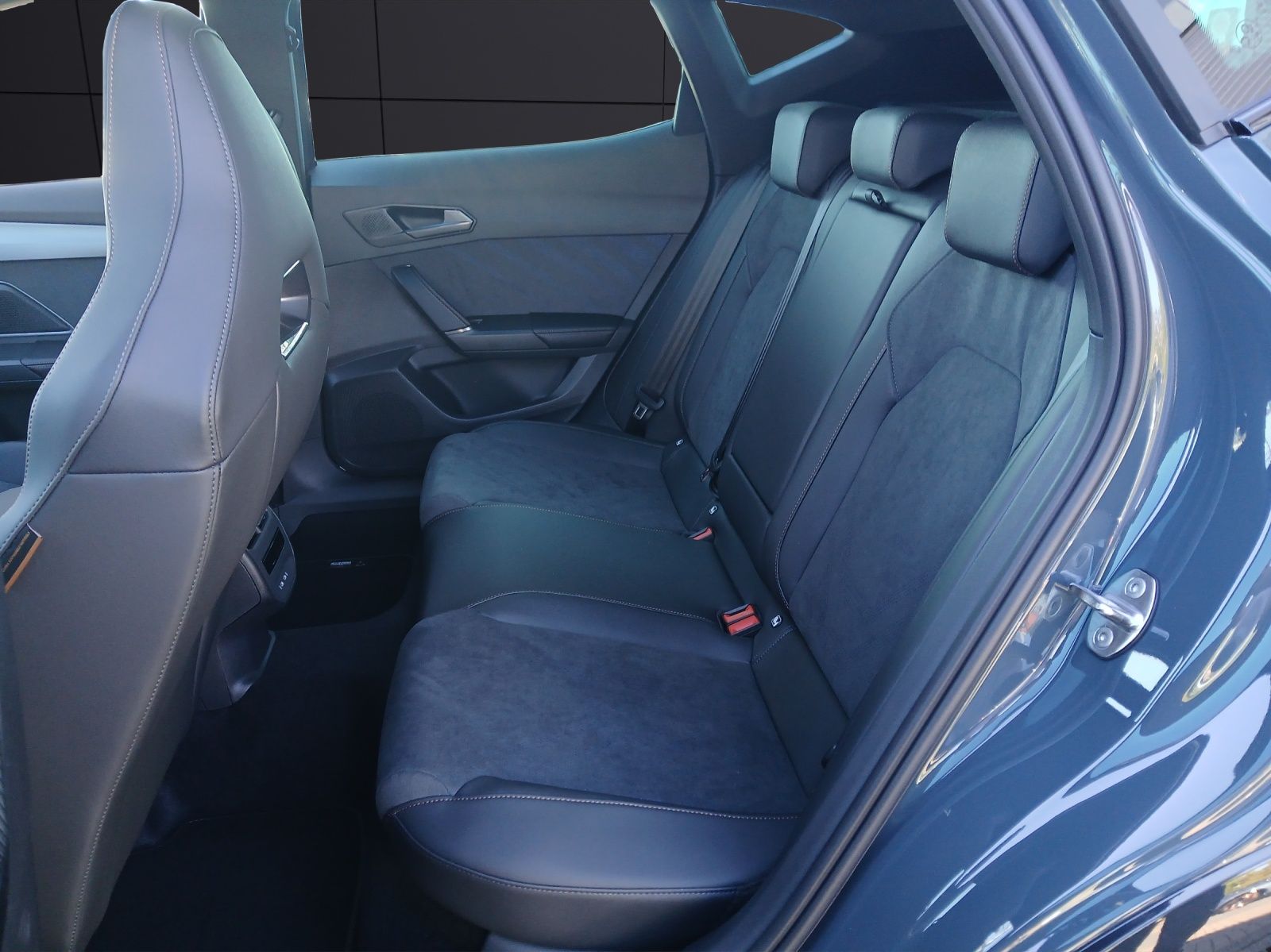 Fahrzeugabbildung CUPRA Formentor 4Drive TSI DSG LED ACC AHK SH LRHzg 36