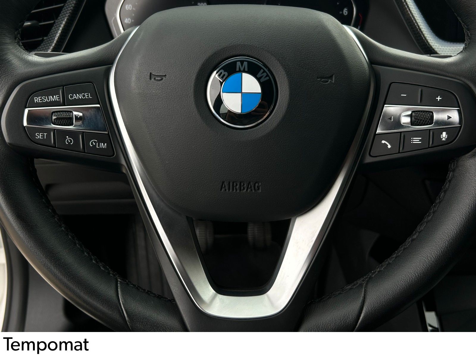 Fahrzeugabbildung BMW 118i Sport Line F40 CarPlay DAB+ BLT LED SHZ PDC