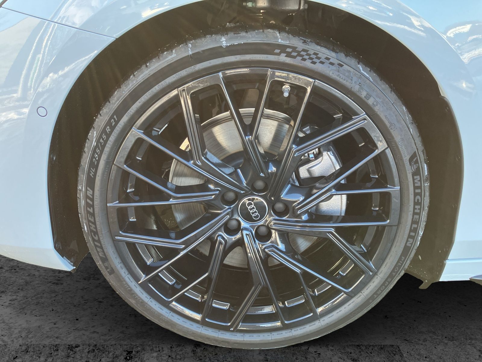 Fahrzeugabbildung Audi A6 Avant e-hybrid quattro  edition one AHZV Matr