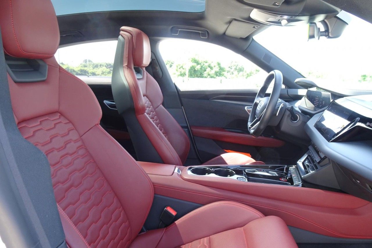 Fahrzeugabbildung Audi e-tron GT 350kW quattro Leder LED Navi Klima