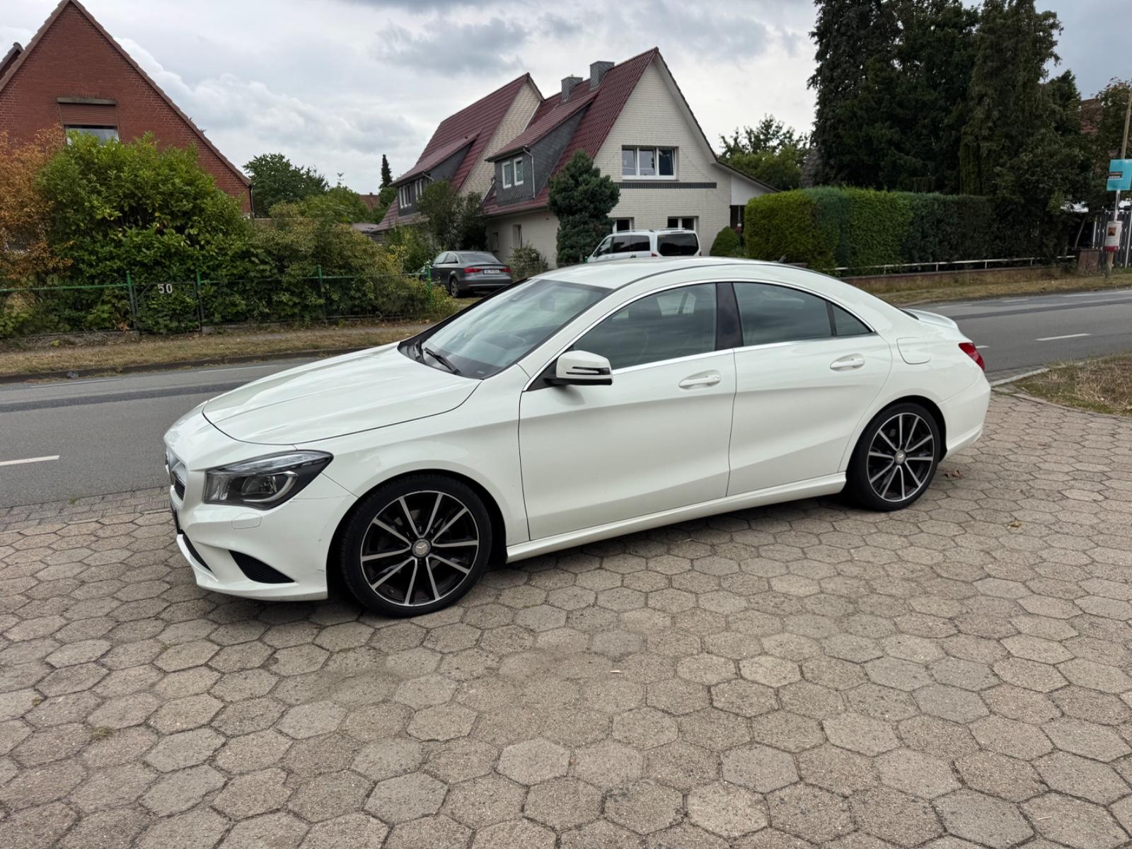 Mercedes-Benz CLA 200 2.2 CDI Auto *Leder+Xenon+Kamera*Guter Z