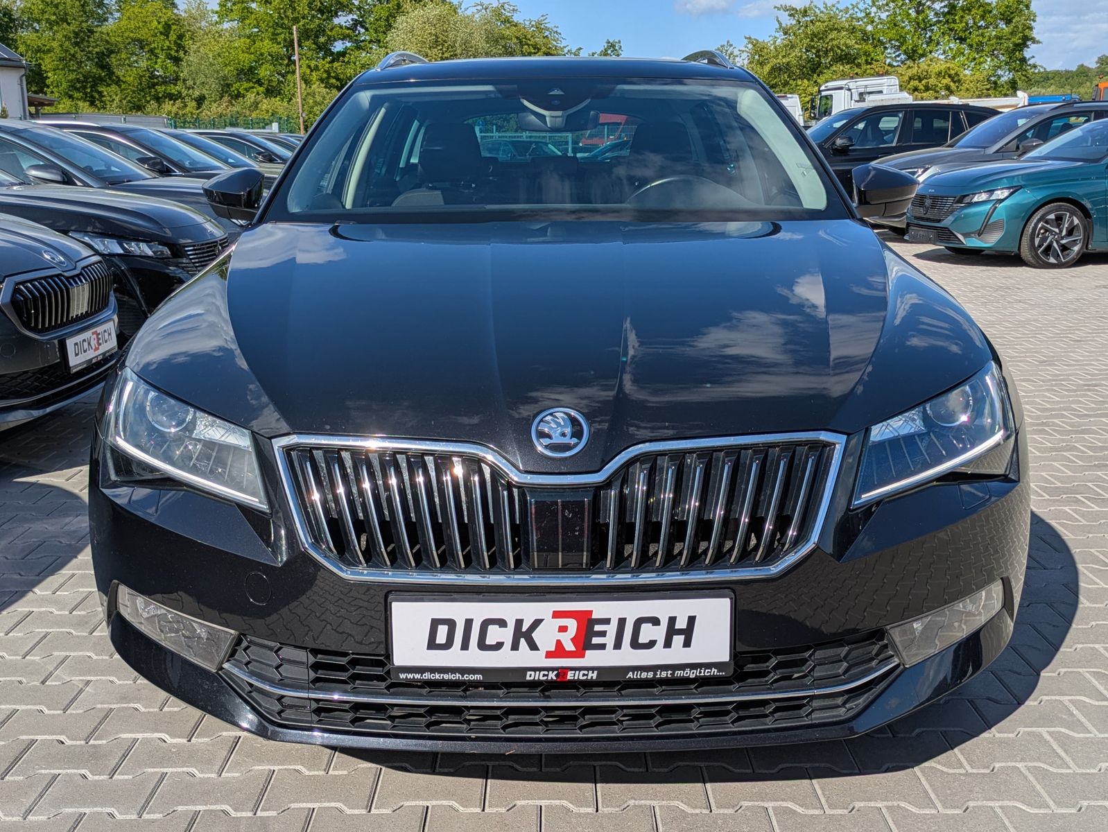 Fahrzeugabbildung SKODA Superb 2.0 TDI Style PANO*AHK*ACC*MEMORY*BIXENON