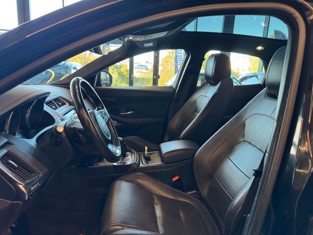 Jaguar E-Pace *HEAD-UP*PANO*MEMORY*KEYLESS*ACC*NAV*