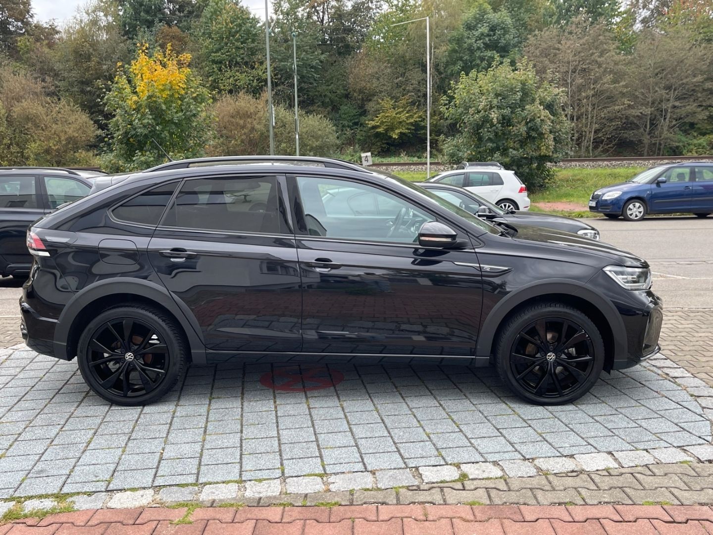 Taigo 1.0TSI DSG R-Line - NAV*IQ*BLACK*KAMERA*1H
