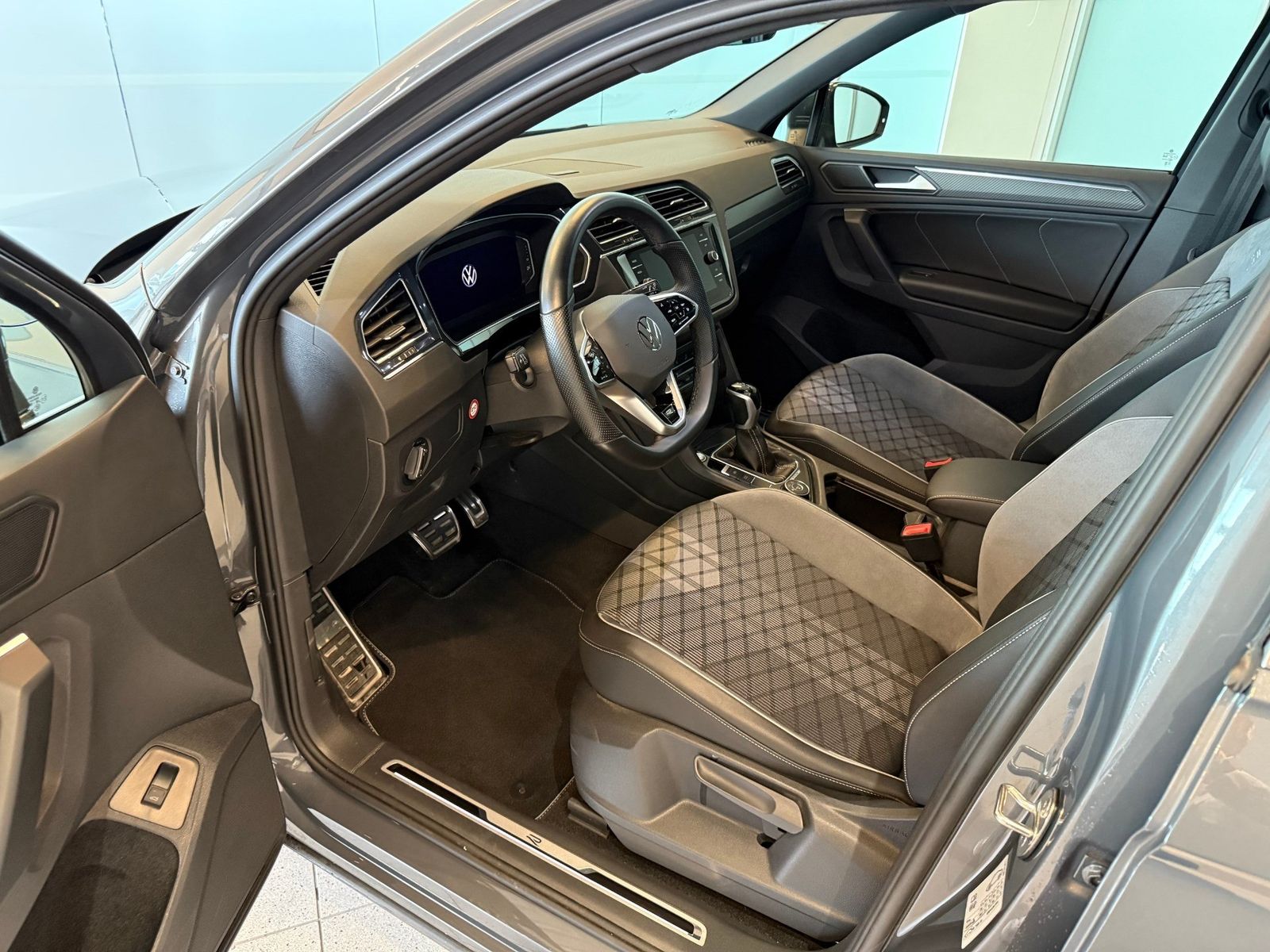 Volkswagen Tiguan 2.0 TSI R-Line 4Motion AHK Alarmanlage foto 20