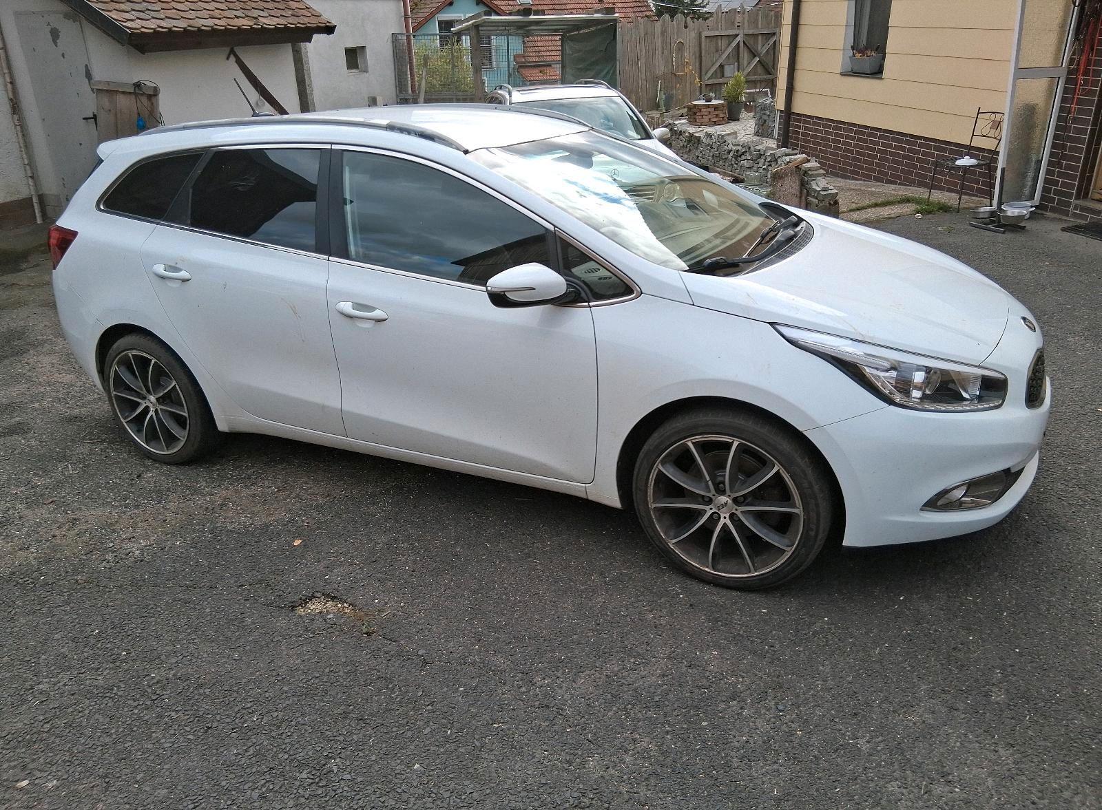 Kia cee'd 2014 — interior