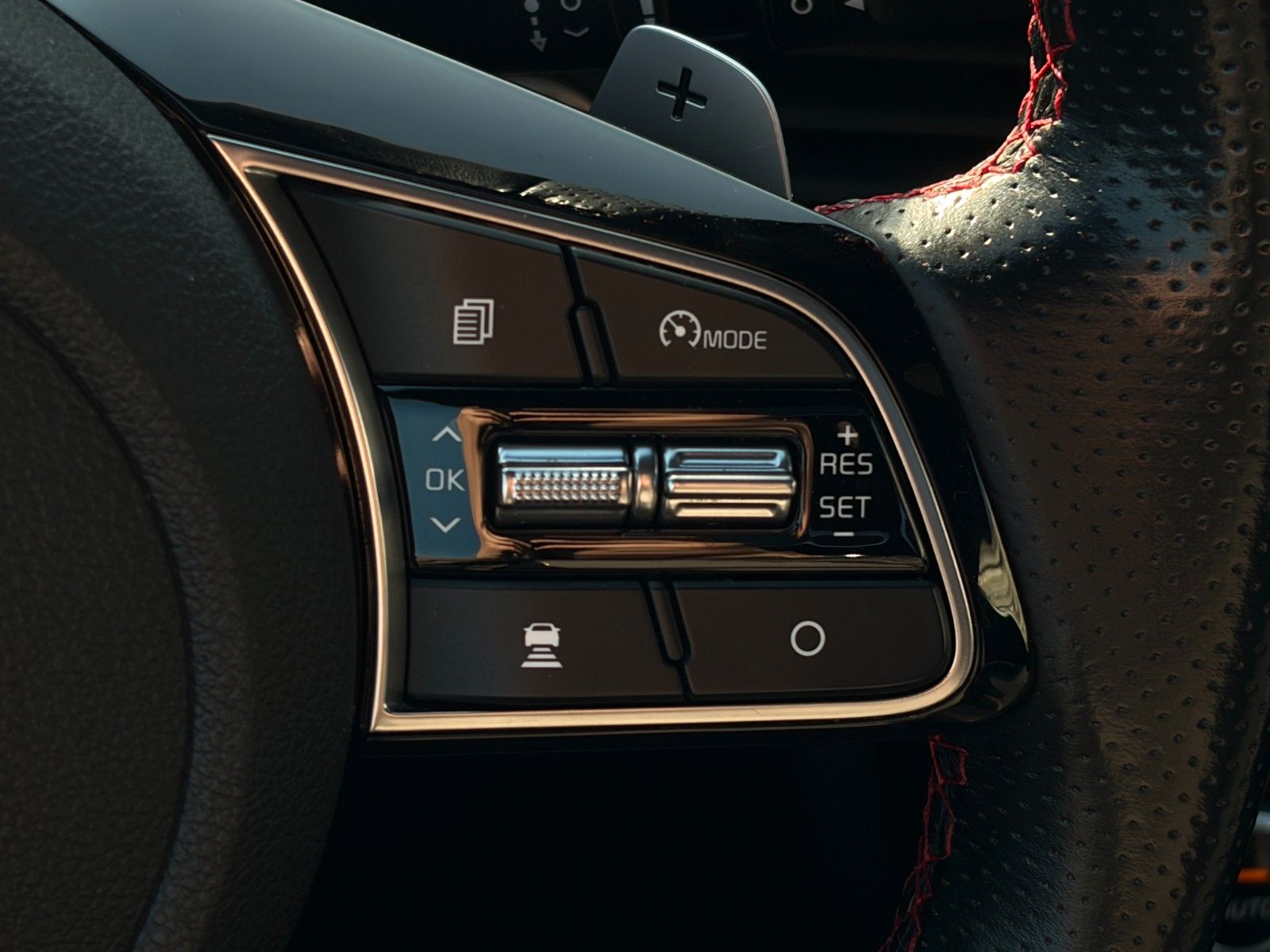 Fahrzeugabbildung Kia Optima SW 1,6 T-GDI DCT GT Pano H&K ACC SHZ LHZ