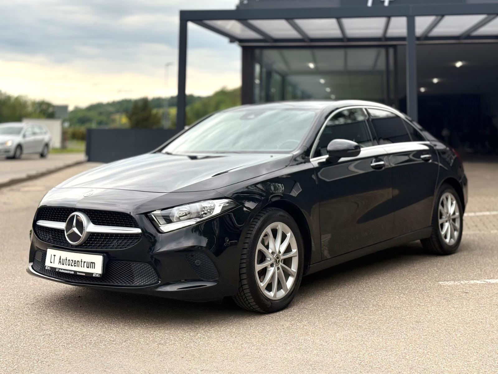 Mercedes-Benz A 180 Limousine AHK*DISTRONIC*PDC*SITZHEIZUNG