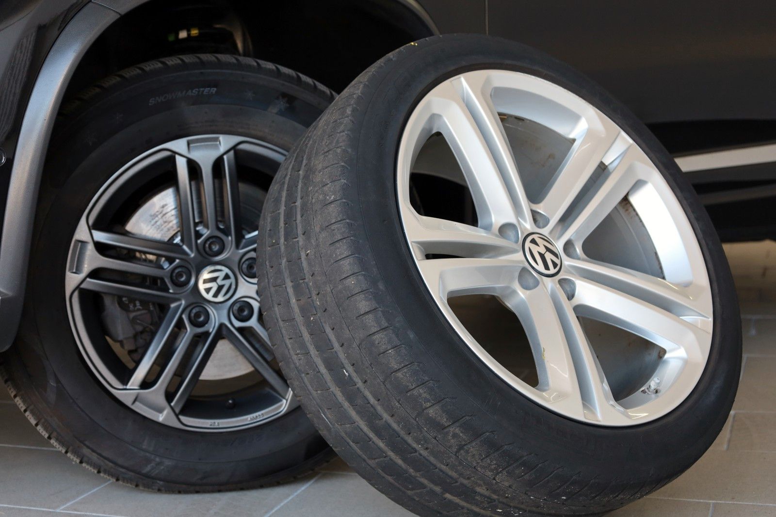 Fahrzeugabbildung Volkswagen Tiguan R Line 4M Leder,Navi,Xenon,Panorama