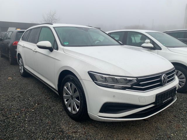 Volkswagen Passat Variant 1.6TDI/ACC/LANE/CAM