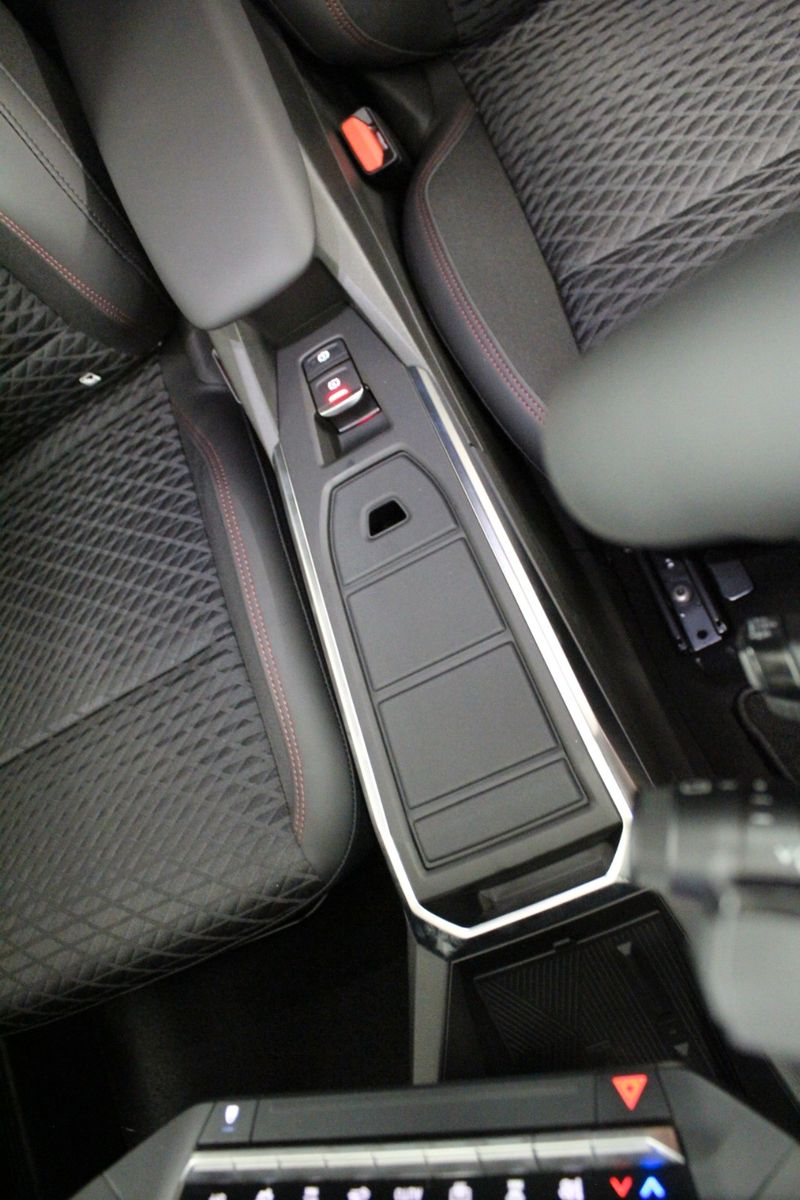 Fahrzeugabbildung Renault Clio VI E-Tech 160 Full Hybrid Techno