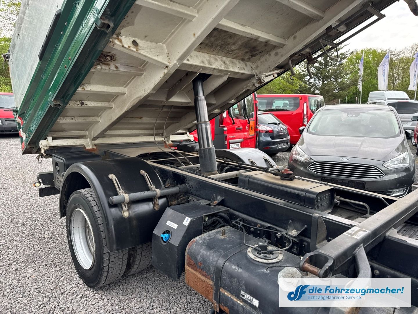 Fahrzeugabbildung Mitsubishi Fuso CANTER eFH Radio