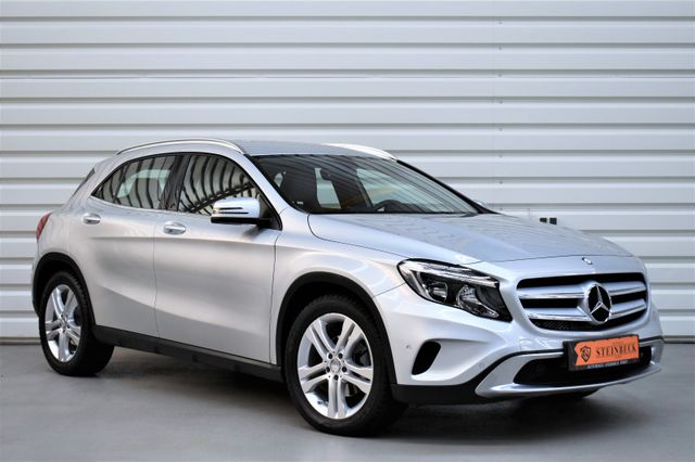 Mercedes-Benz GLA220 CDI 4Matic+Navi+Kamera+AHK+SHZ+Tempomat