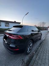 Audi Q8 50 TDI | Massage | Garagenfahrzeug |  - Audi Q8 Gebrauchtwagen in Hamburg