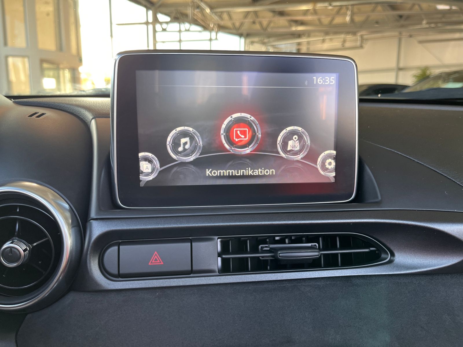 Fahrzeugabbildung Abarth 124 Spider  BOSE LEDER ALU