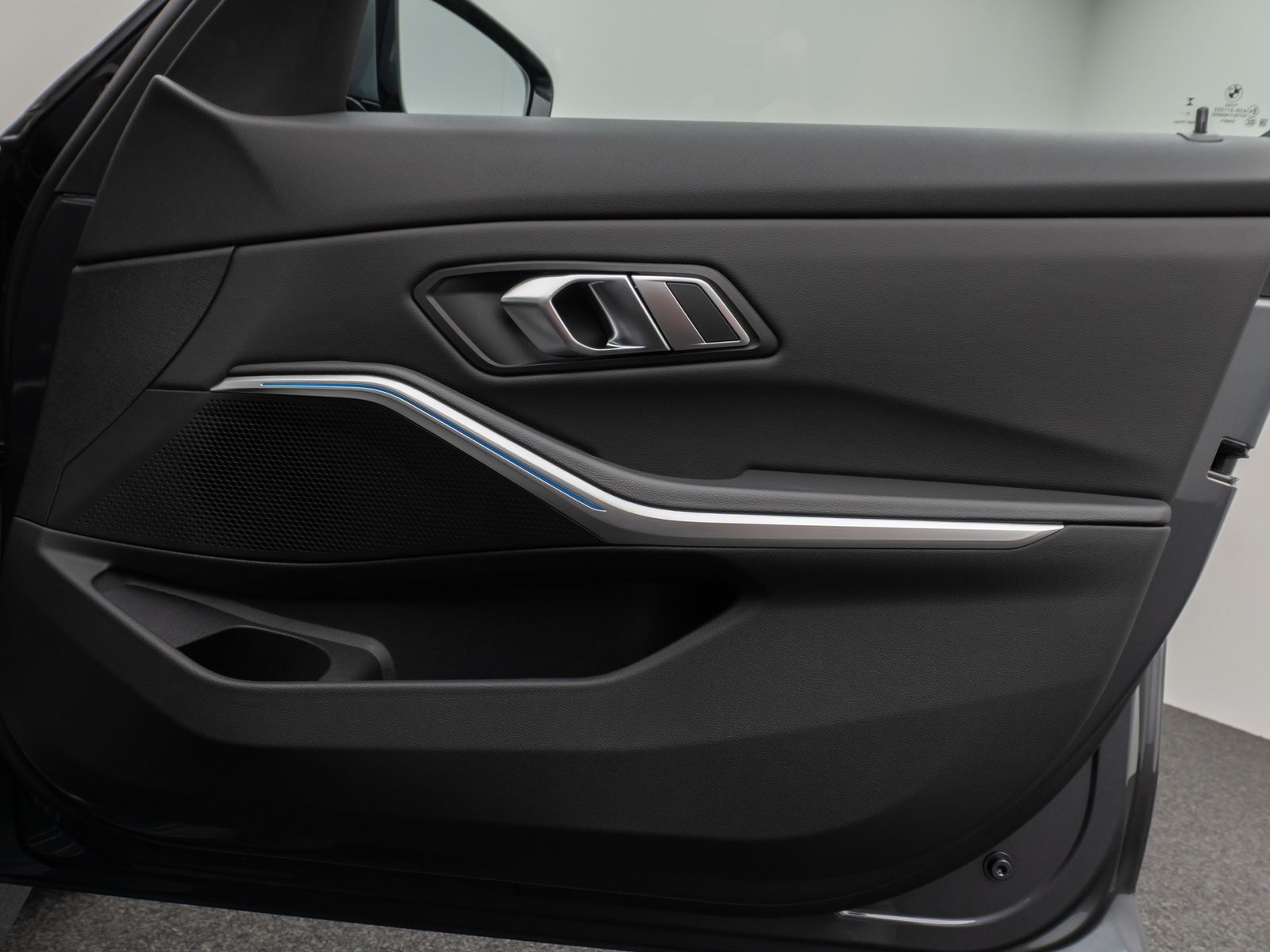 Fahrzeugabbildung BMW 320e Sport Line Panorama DAB CockPitPr PDC Alarm