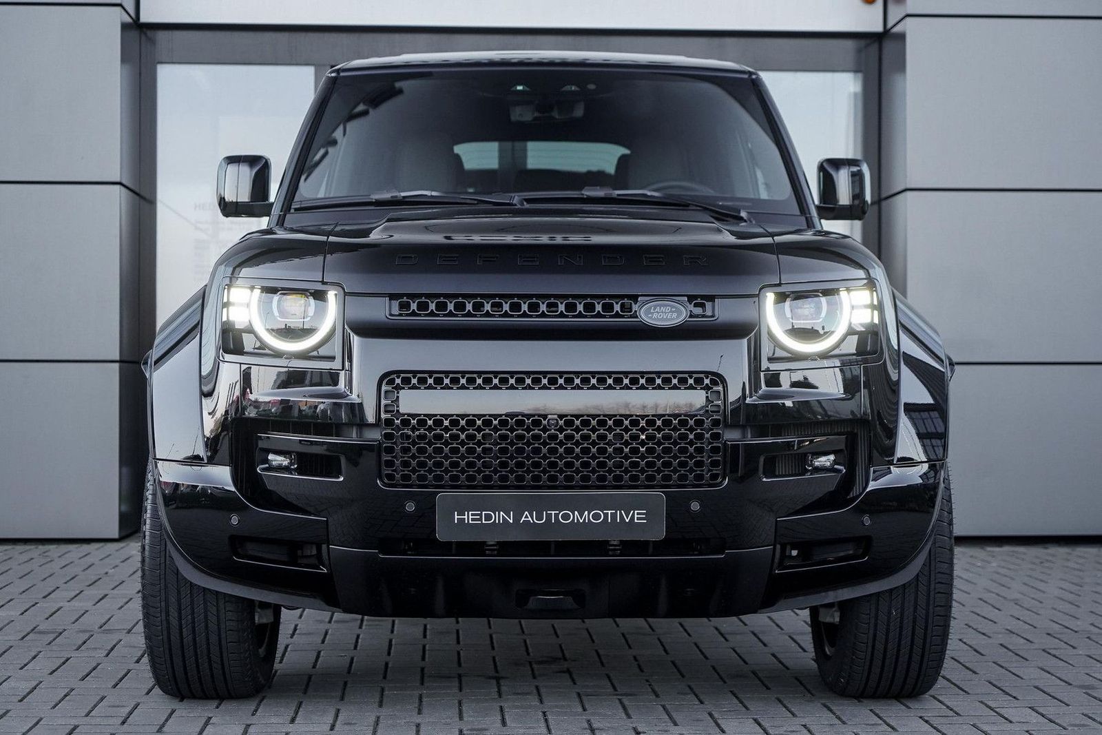 Land Rover Defender 110 4.4 P635 OCTA BLACK | Towing Pack | imagem 2